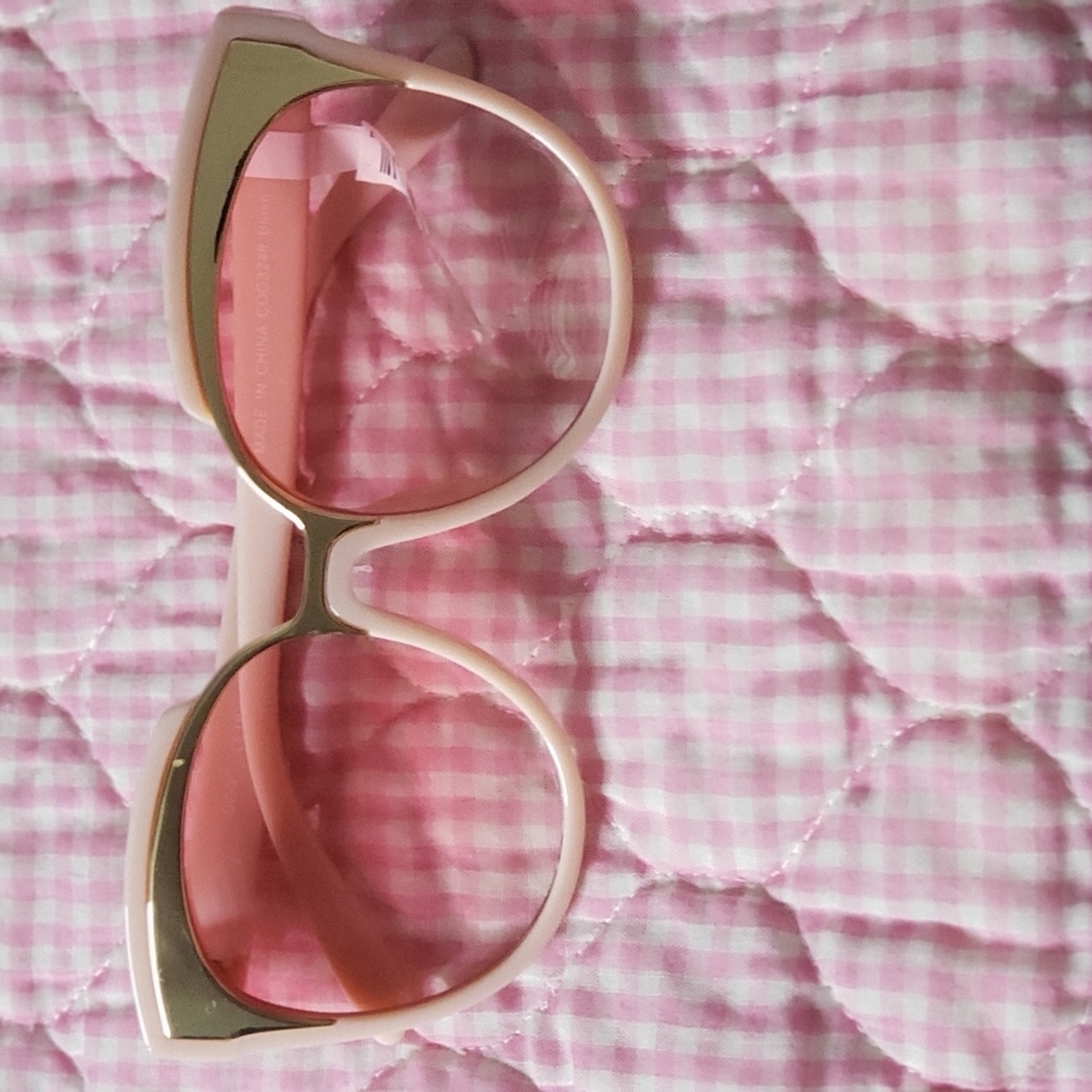 SUNGLASSES